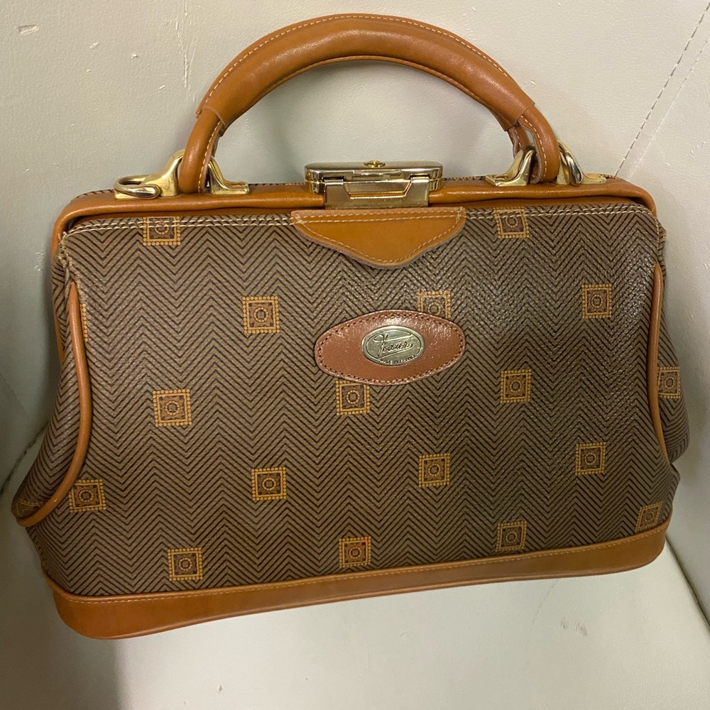 Vintage Texier hand bag from France.